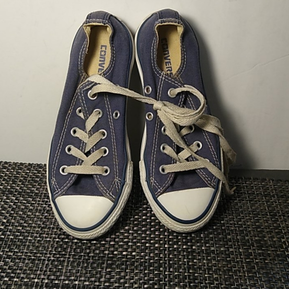 Converse - Picture 1 of 4